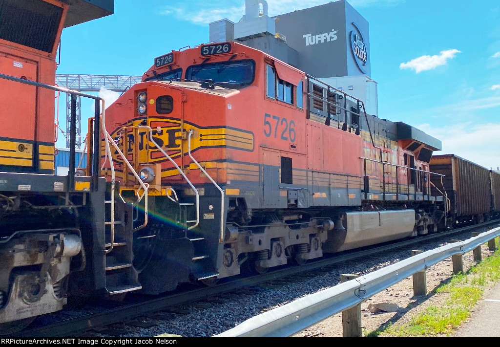 BNSF 5726